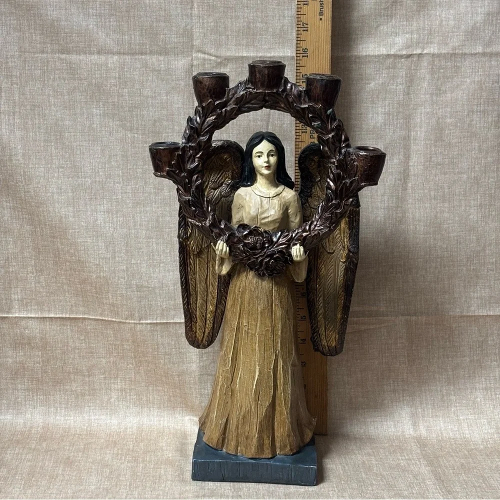 Angel With Wings Holding Wreath Candleholder 16
